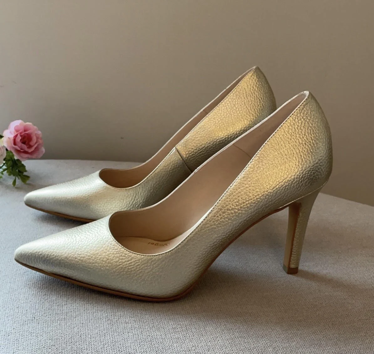Gold high heel court shoes online